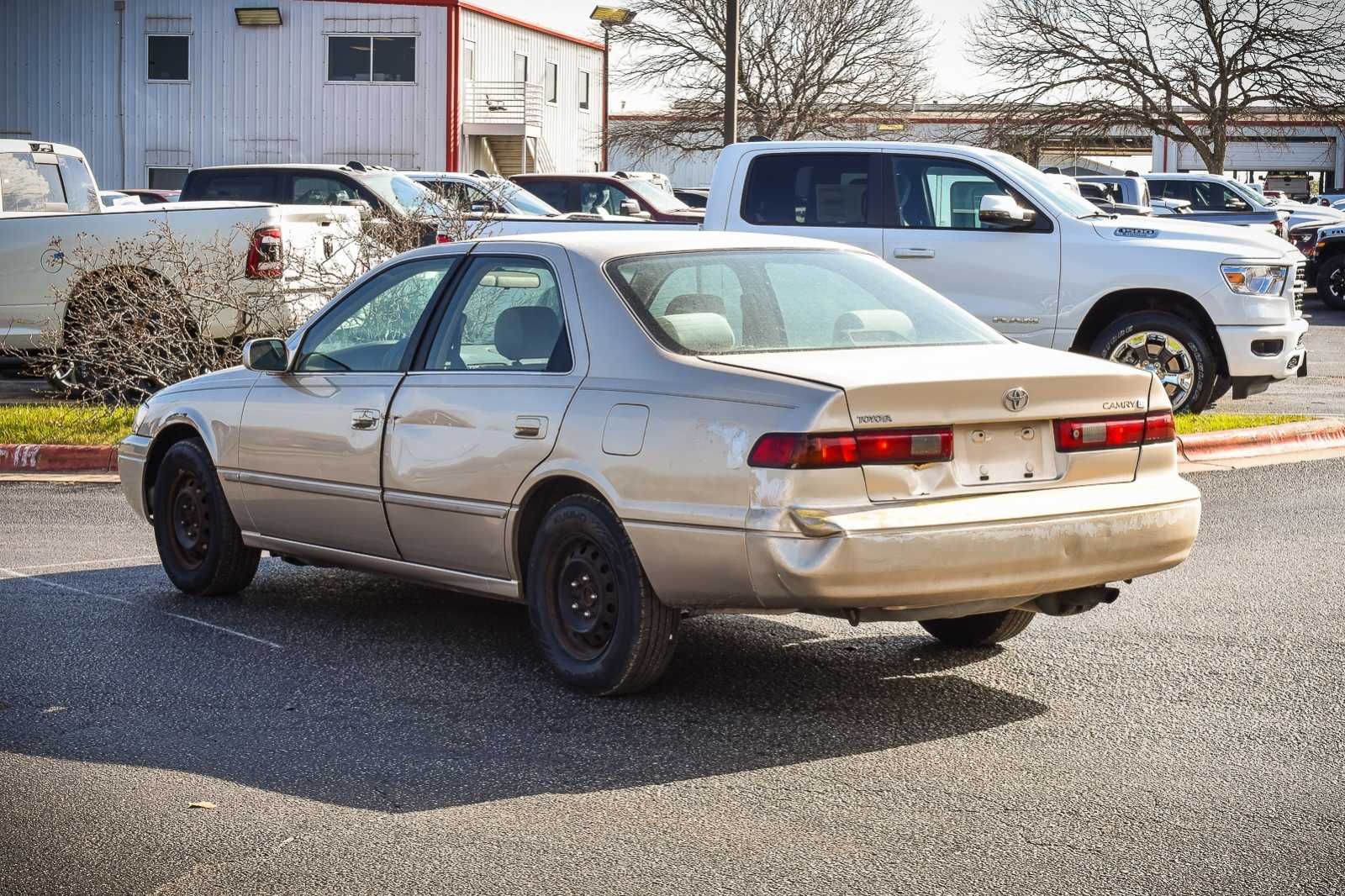 1998 Toyota Camry LE 11