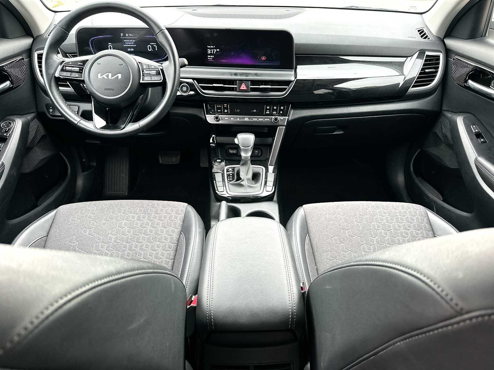 Thumbnail: 2025 Kia Seltos - 25