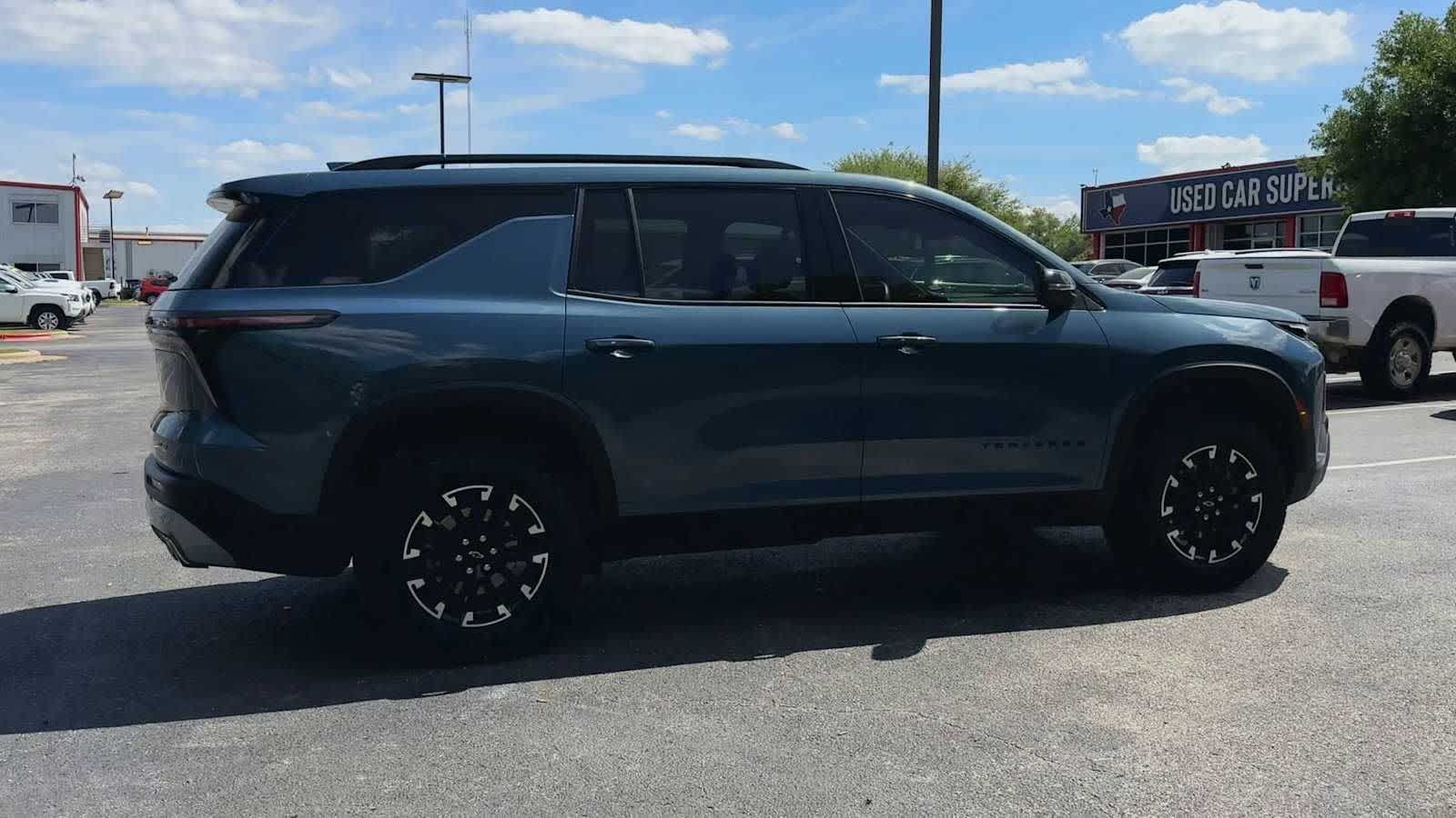 Thumbnail: 2025 Chevrolet Traverse - 8