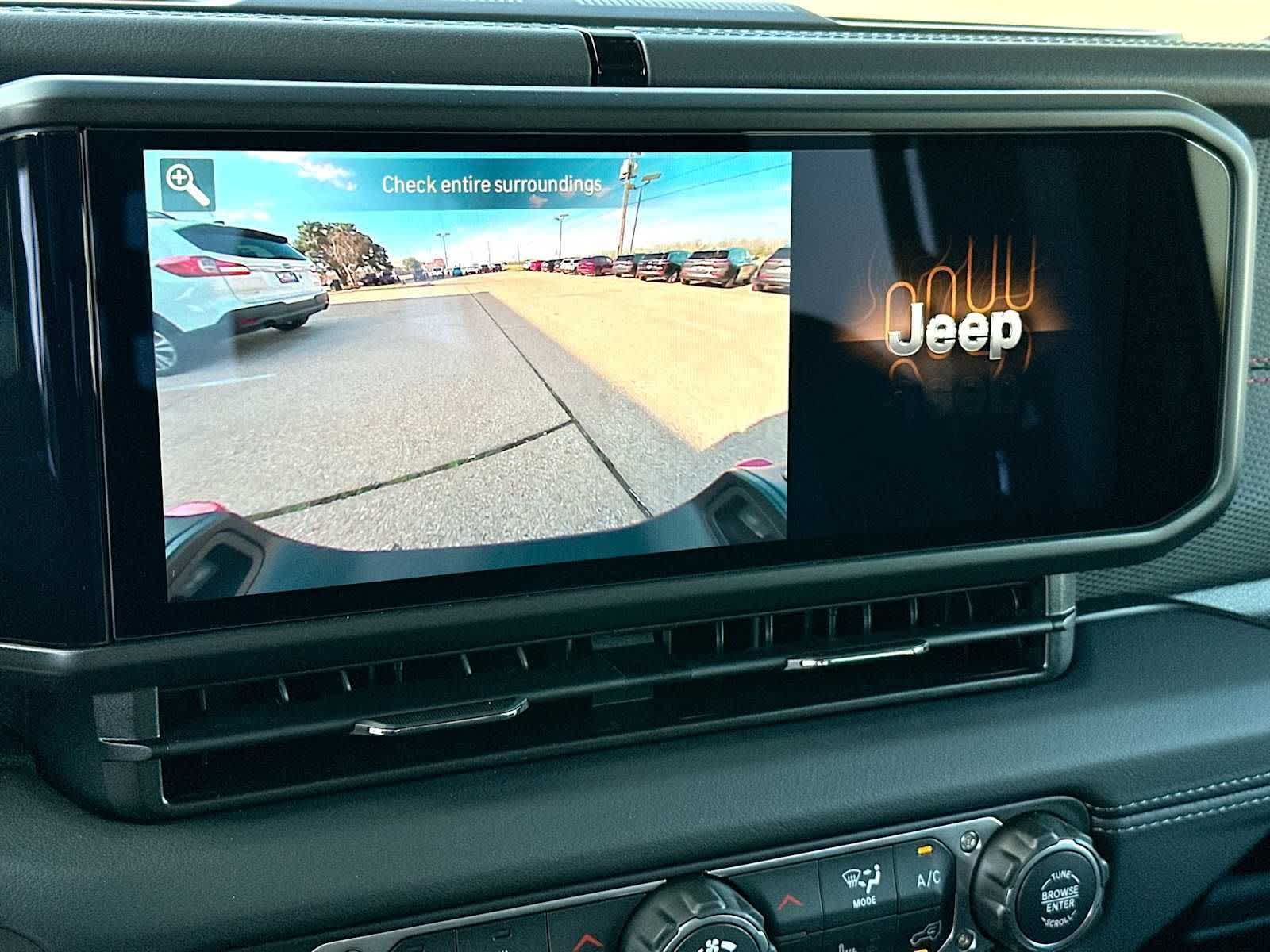 Thumbnail: 2026 Jeep Gladiator - 21