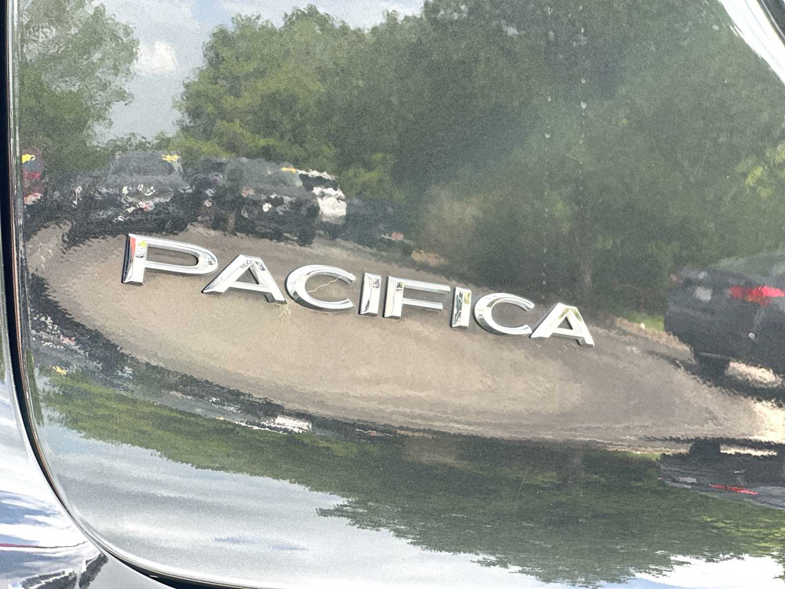 Thumbnail: 2023 Chrysler Pacifica - 15