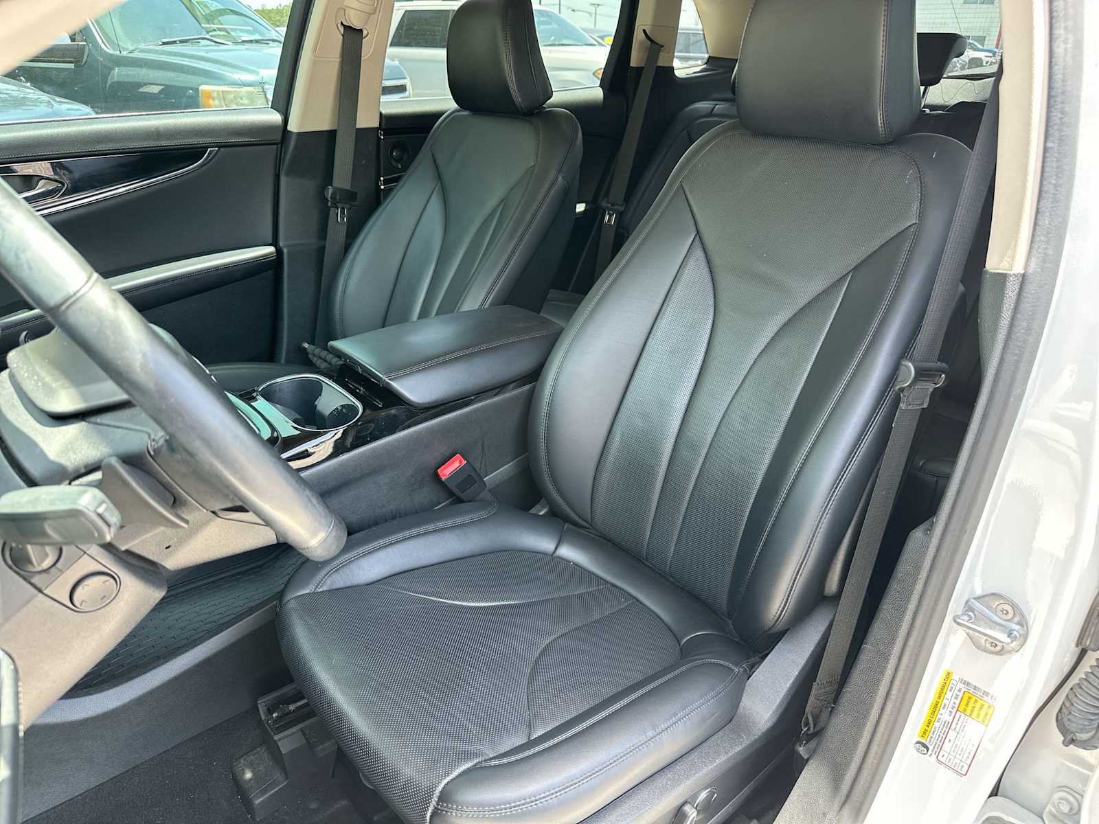 Thumbnail: 2022 Lincoln Nautilus - 17