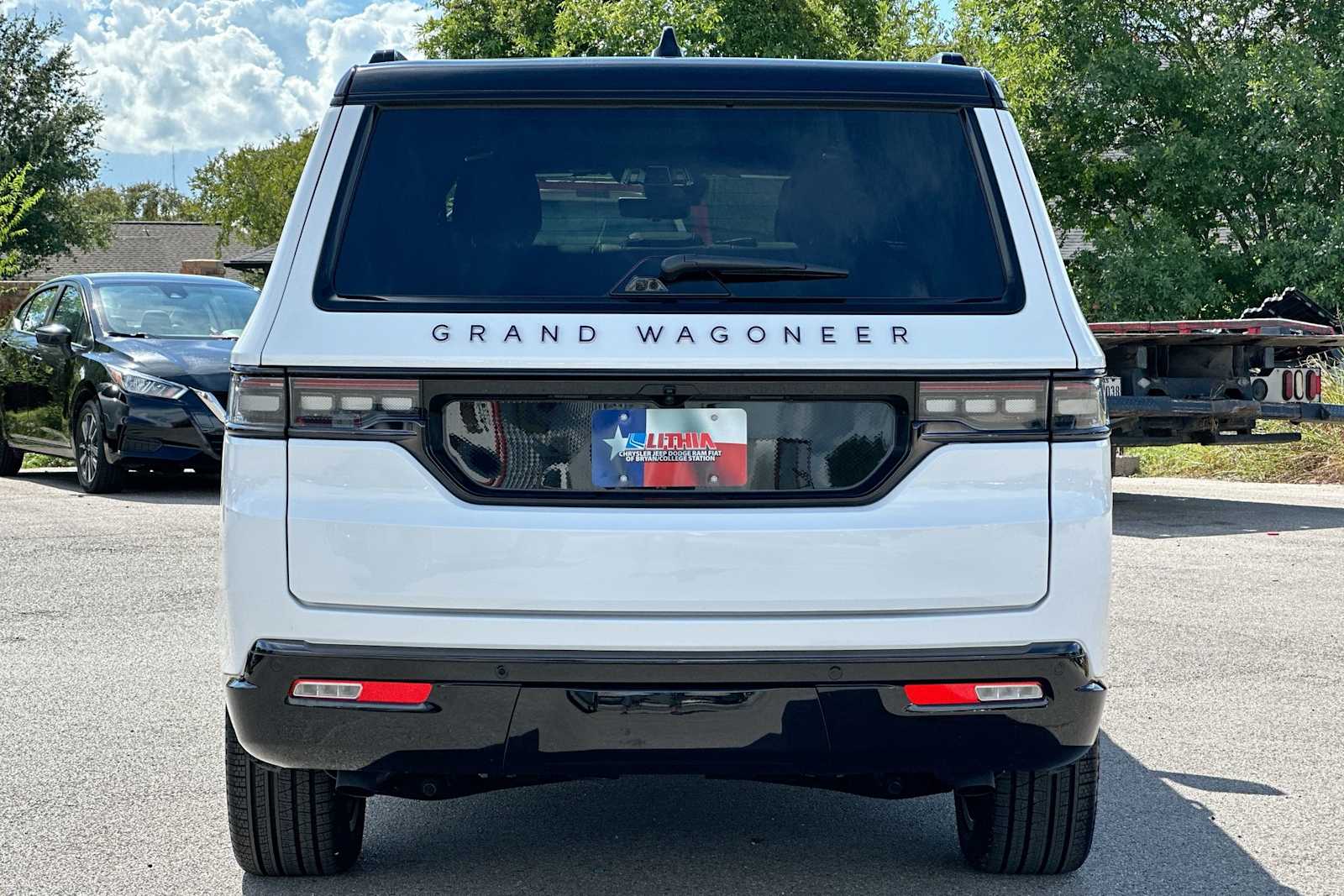 2024 Jeep Grand Wagoneer Obsidian 14