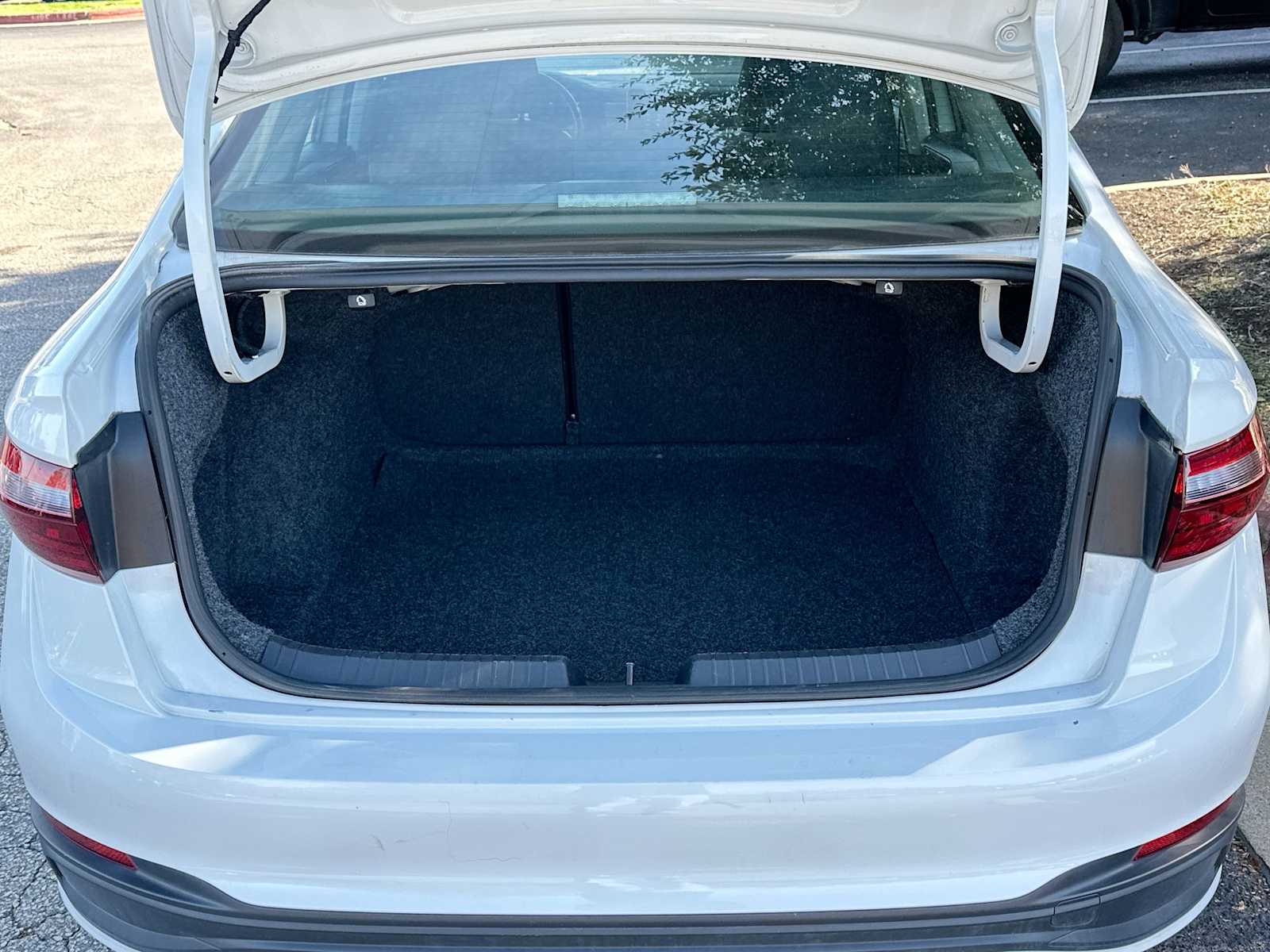 Thumbnail: 2024 Volkswagen Jetta - 28