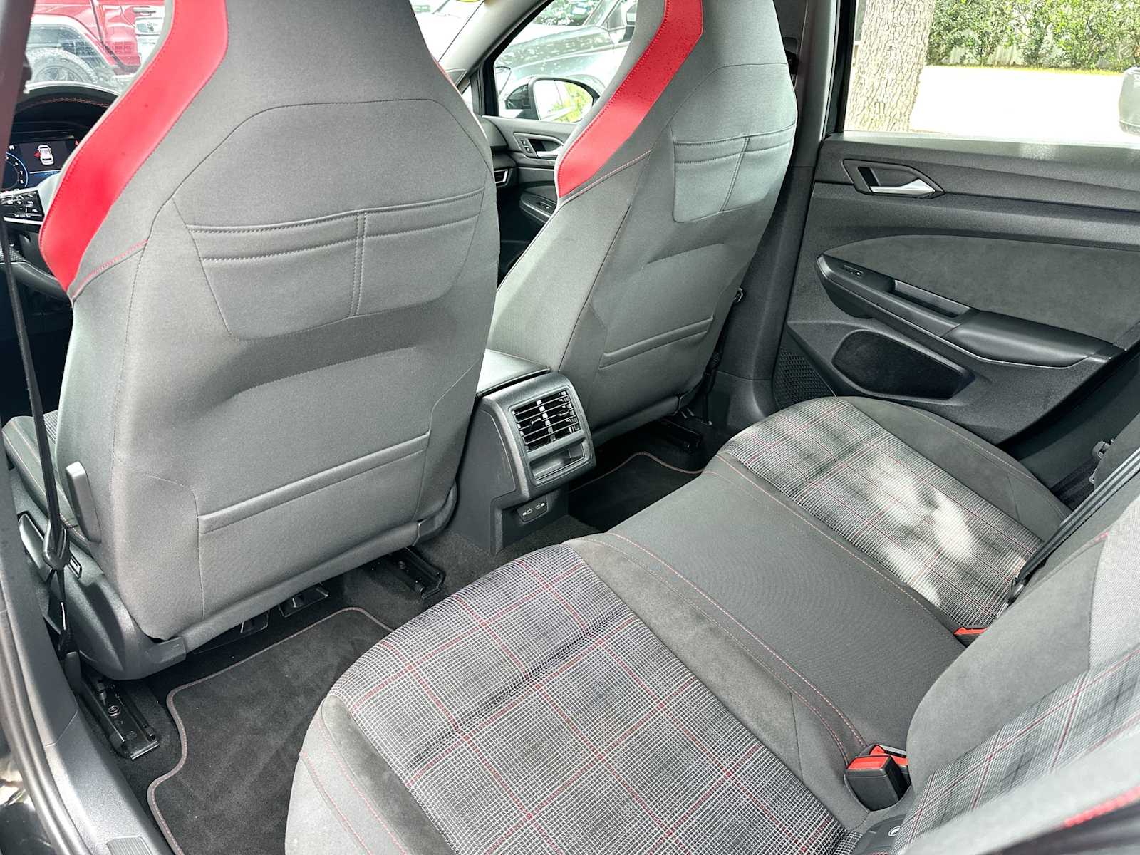 Thumbnail: 2024 Volkswagen Golf - 24