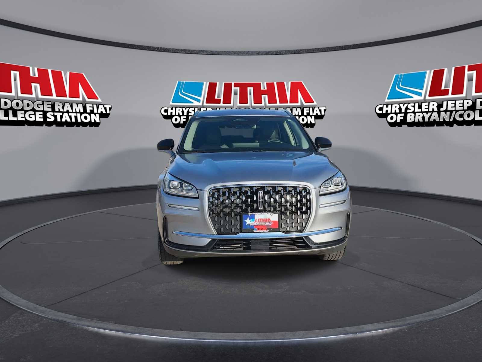 Thumbnail: 2023 Lincoln Corsair - 3