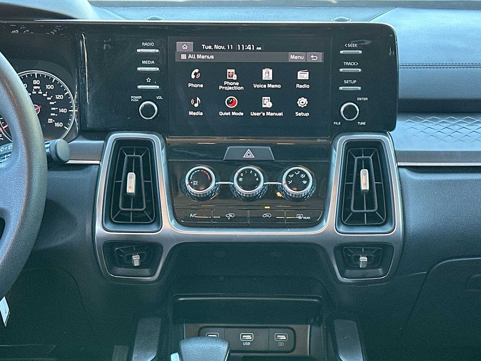 Thumbnail: 2023 Kia Sorento - 26