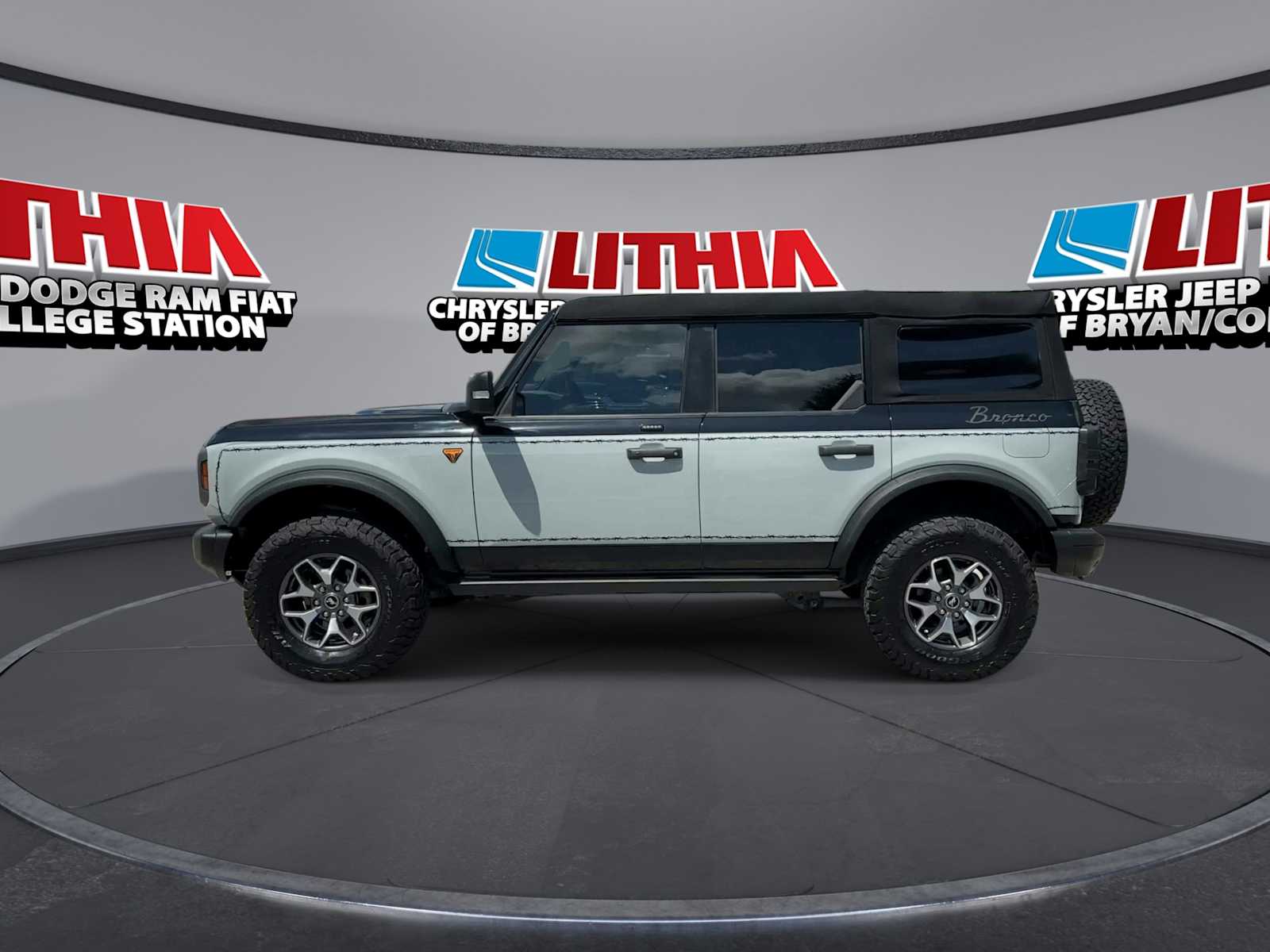 Thumbnail: 2023 Ford Bronco - 5