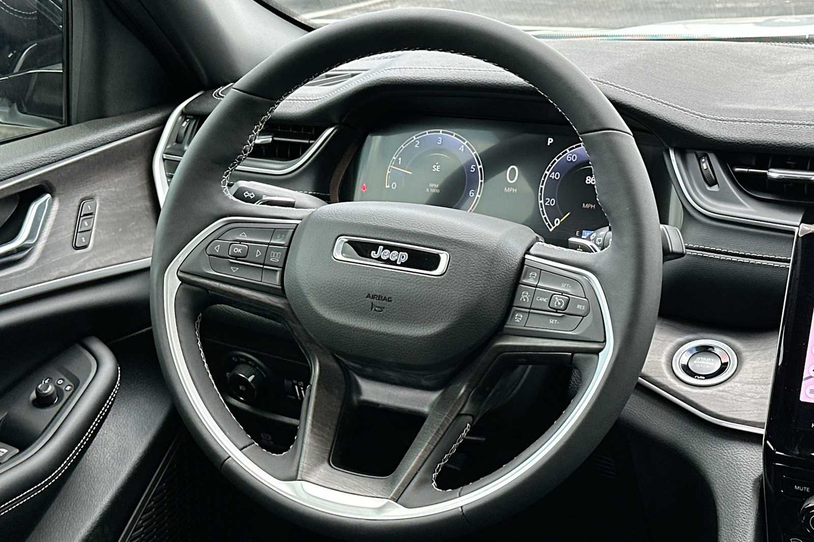 Thumbnail: 2025 Jeep Grand Cherokee - 27