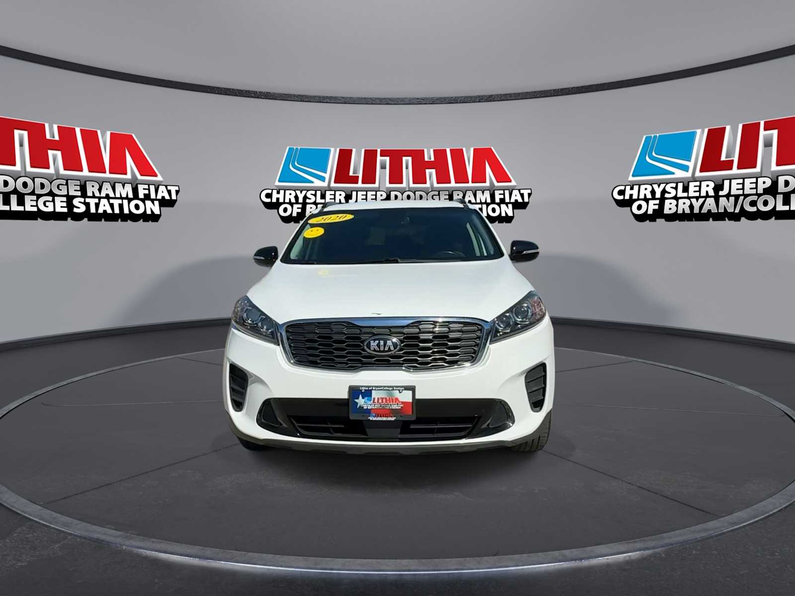 2020 Kia Sorento S photo 2