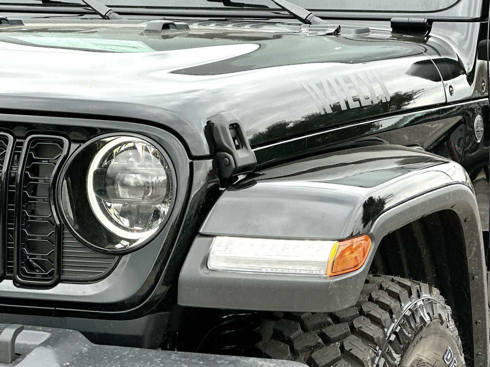 Thumbnail: 2026 Jeep Gladiator - 16