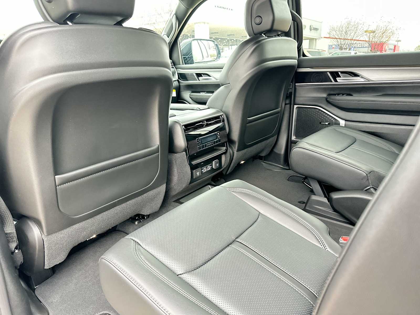 Thumbnail: 2026 Jeep Grand Wagoneer - 24