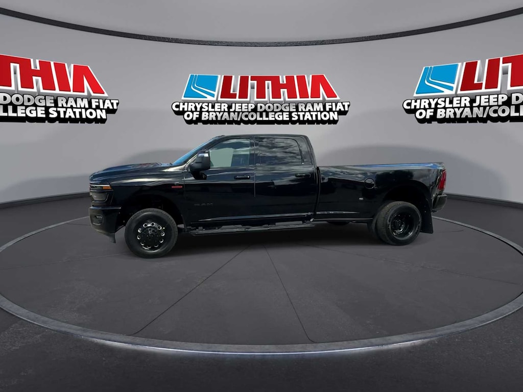 New 2026 Ram 3500 LARAMIE CREW CAB 4X4 8' BOX Pickup