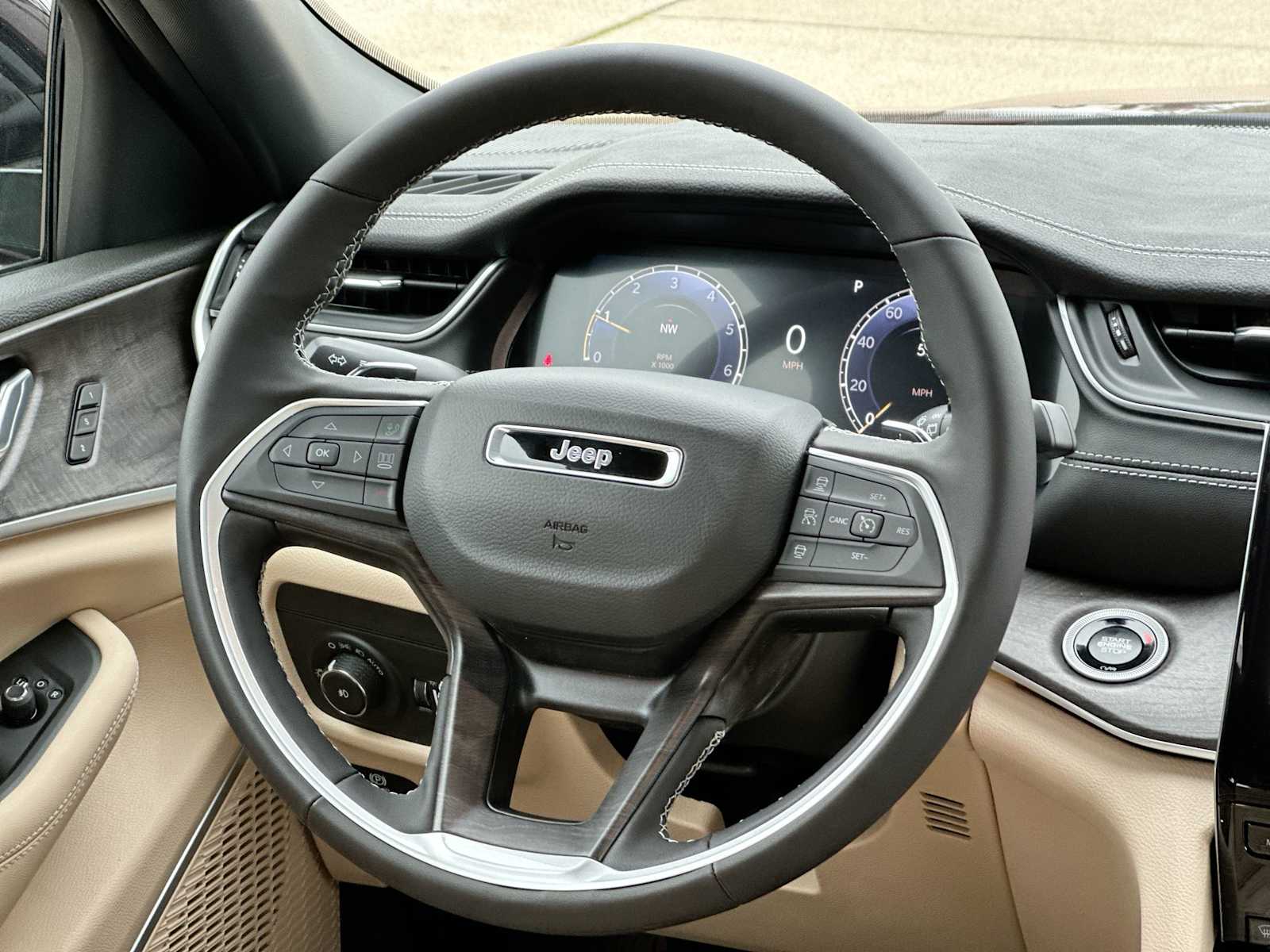 Thumbnail: 2025 Jeep Grand Cherokee - 27