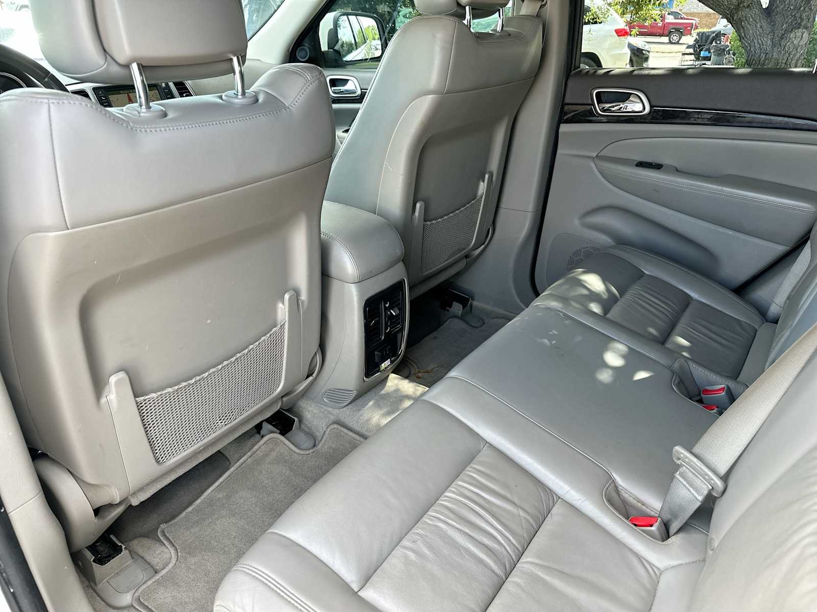 Thumbnail: 2012 Jeep Grand Cherokee - 24