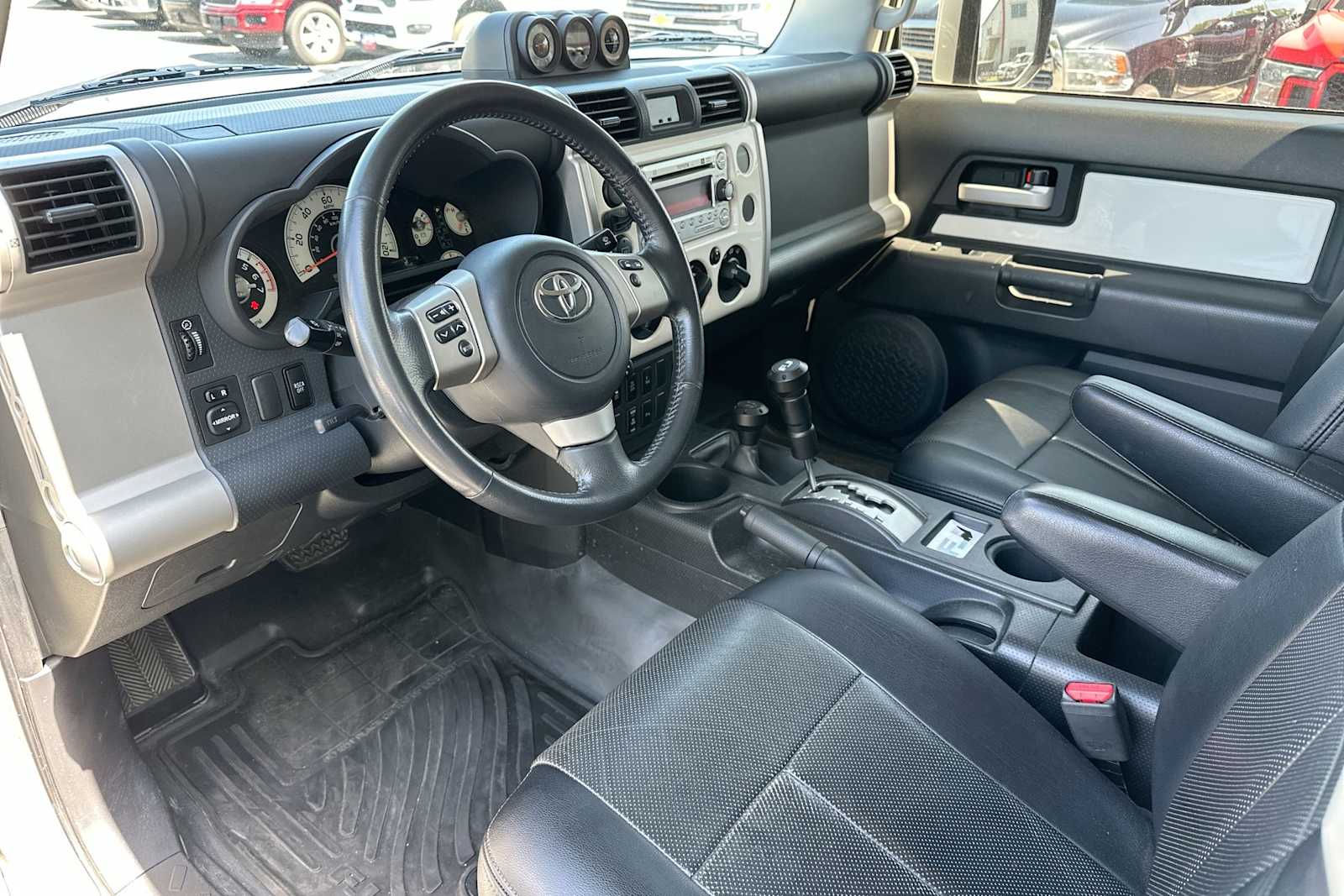 2013 Toyota FJ Cruiser Base 18