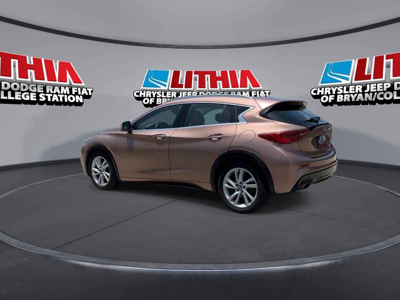 Thumbnail: 2019 INFINITI QX30 - 6