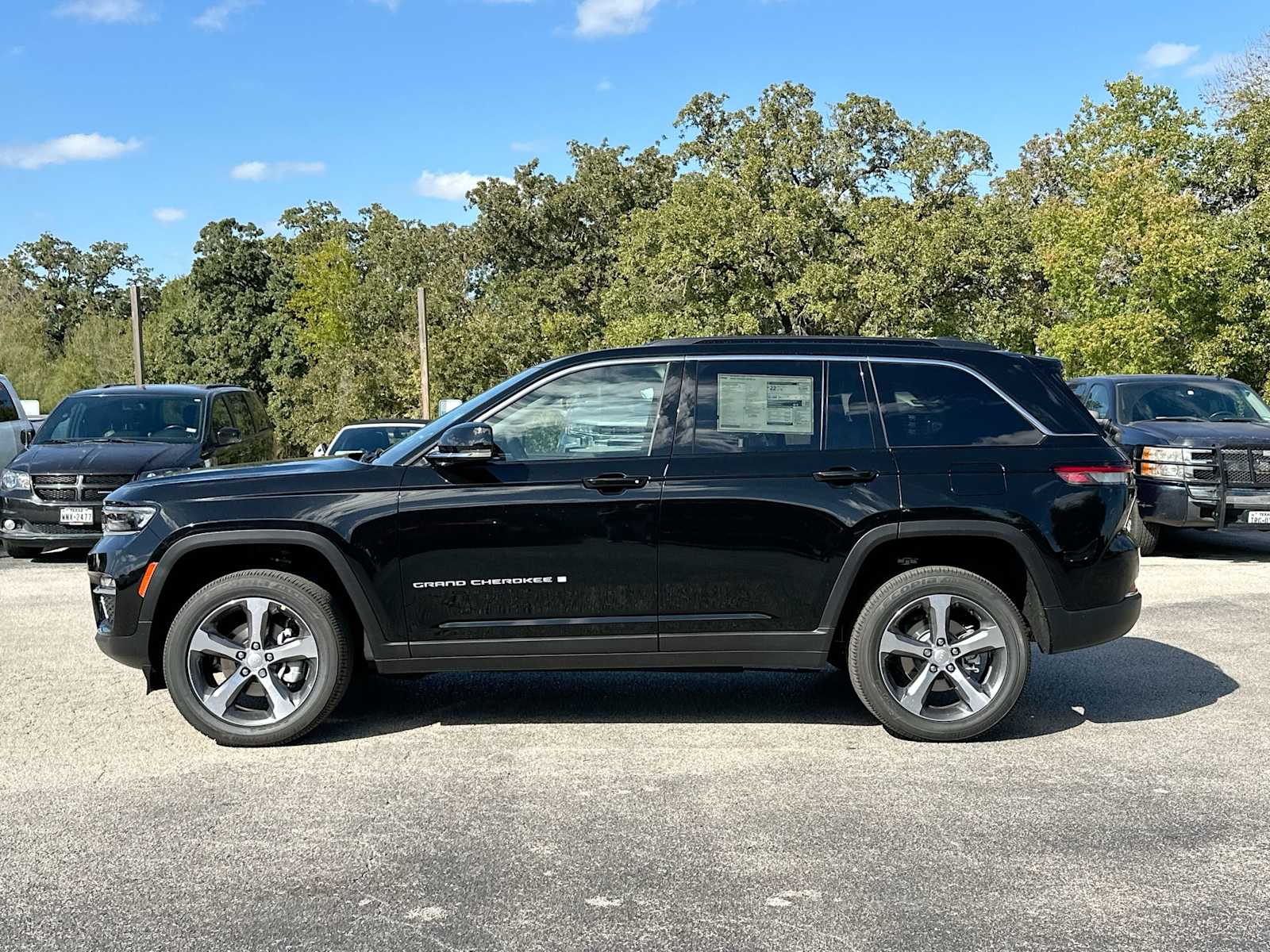 Thumbnail: 2025 Jeep Grand Cherokee - 12