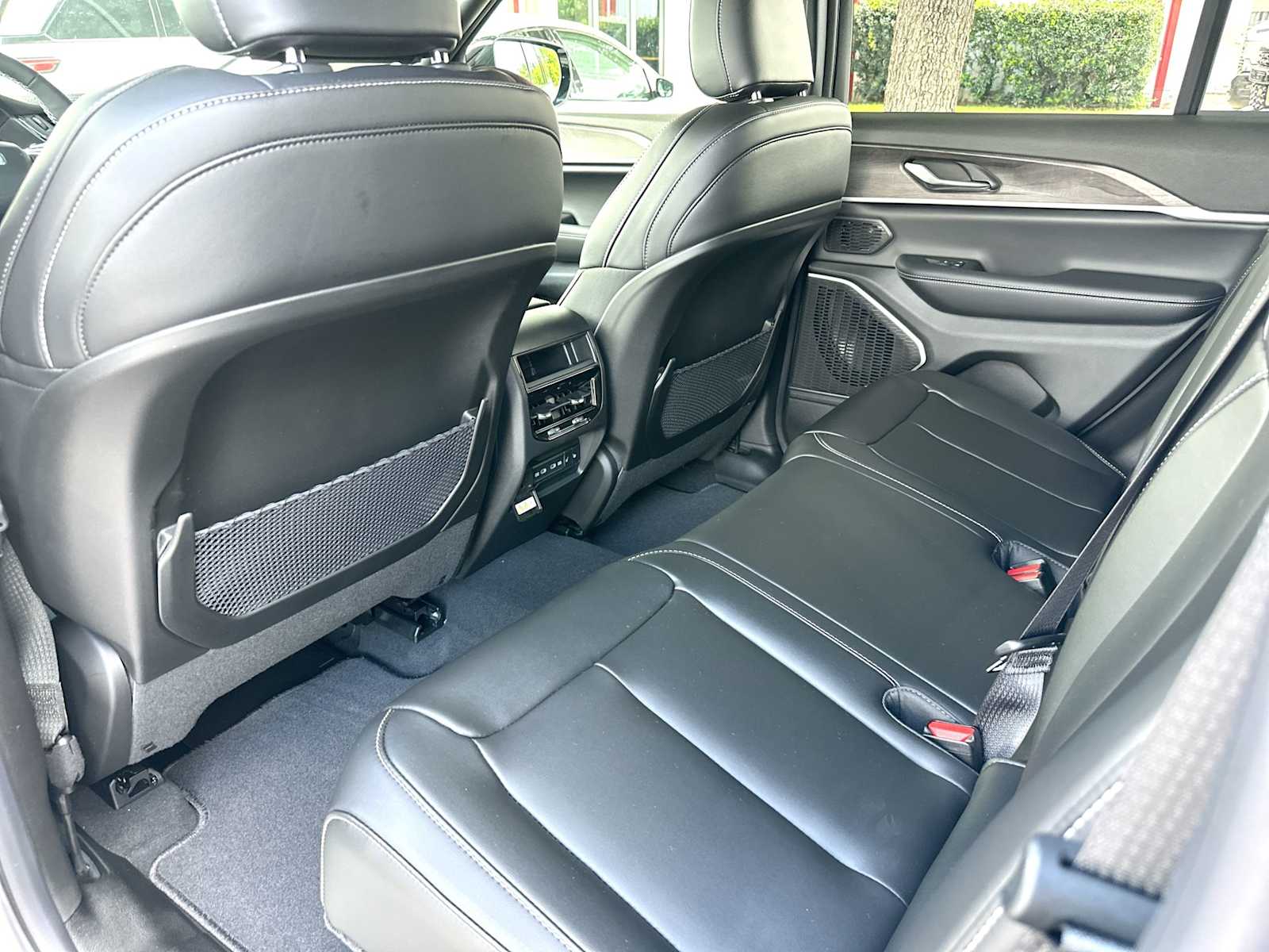 Thumbnail: 2026 Jeep Grand Cherokee - 24