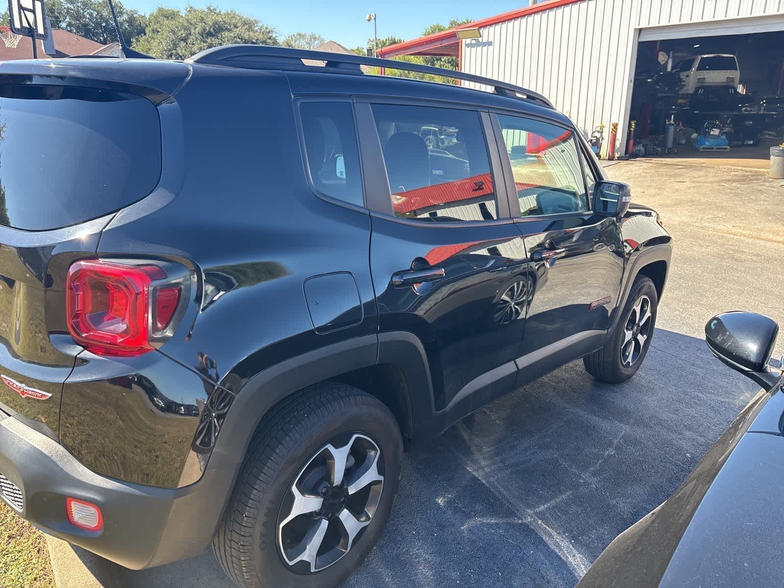 Thumbnail: 2019 Jeep Renegade - 3