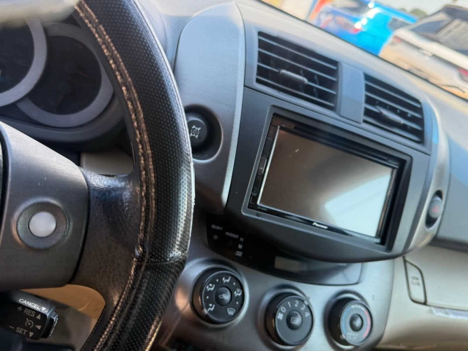 Thumbnail: 2009 Toyota RAV4 - 9
