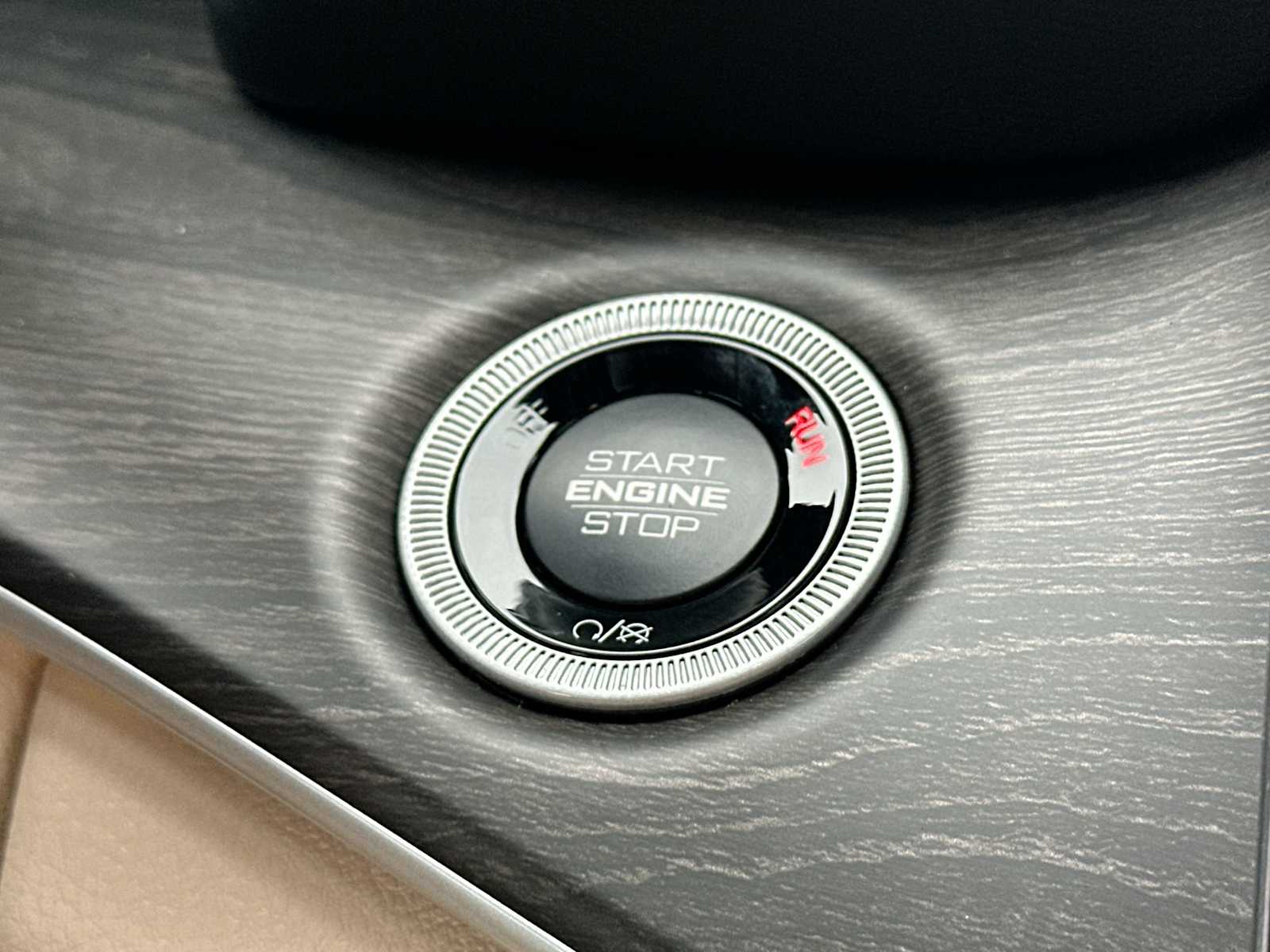 Thumbnail: 2025 Jeep Grand Cherokee - 28