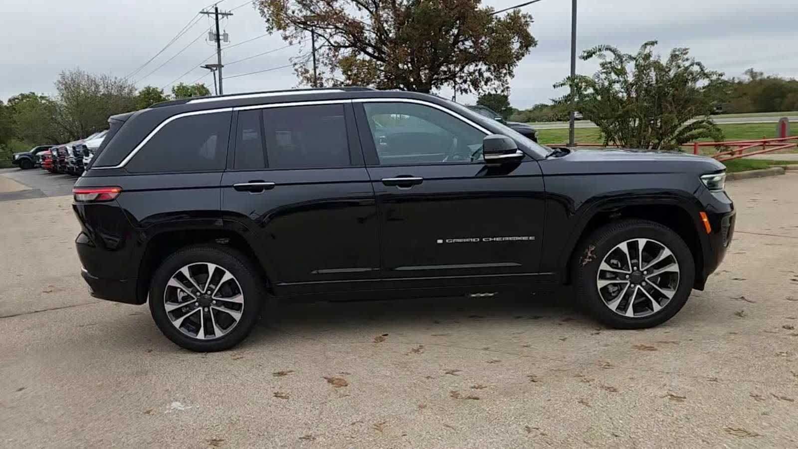 Thumbnail: 2024 Jeep Grand Cherokee - 9