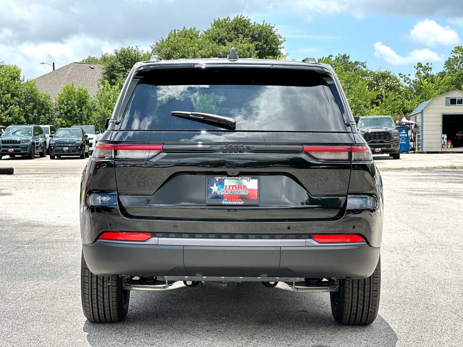 Thumbnail: 2026 Jeep Grand Cherokee - 14