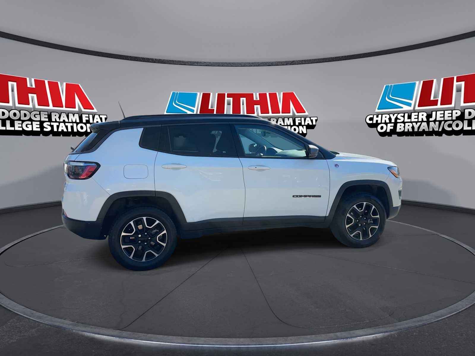 Thumbnail: 2021 Jeep Compass - 8