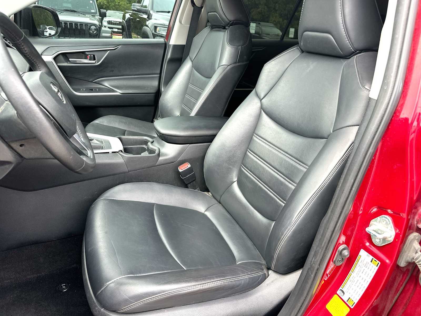 Thumbnail: 2020 Toyota RAV4 - 17