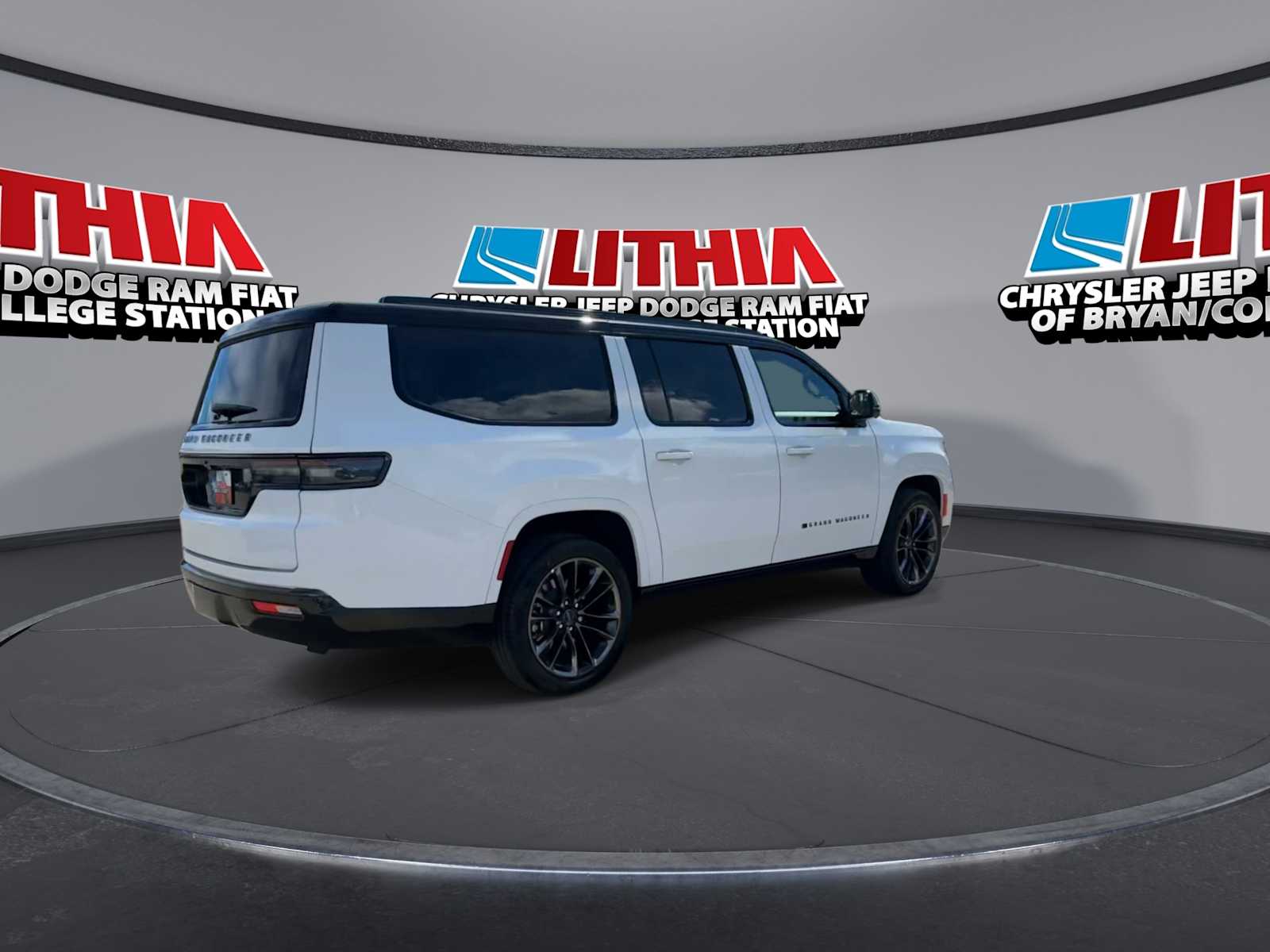 2024 Jeep Grand Wagoneer Obsidian 8