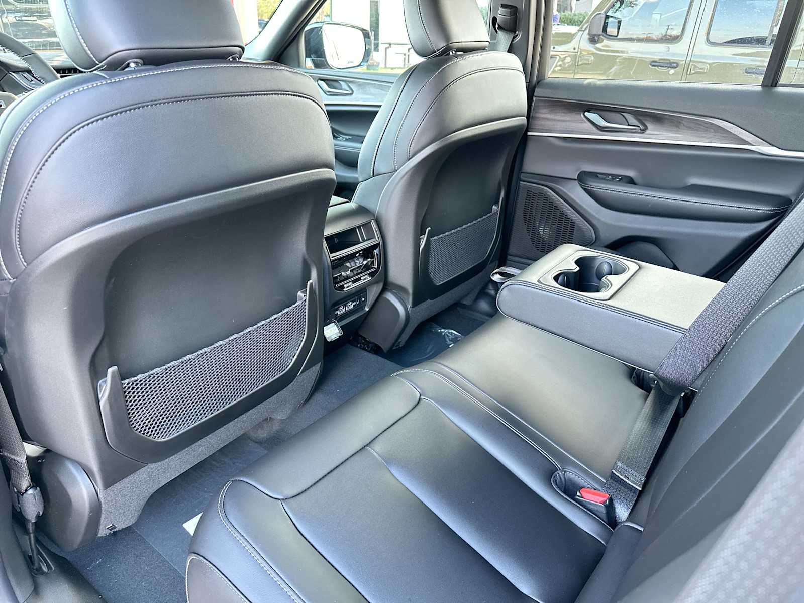 Thumbnail: 2025 Jeep Grand Cherokee - 24