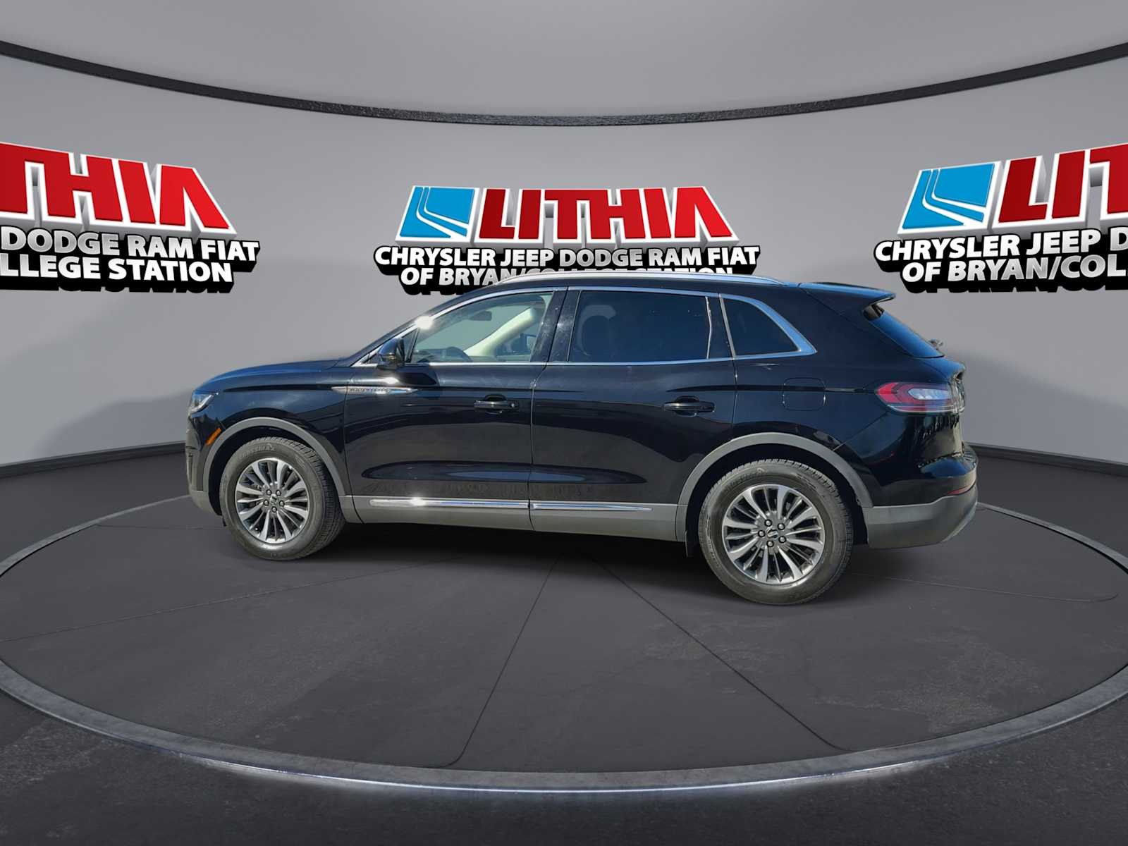 Thumbnail: 2020 Lincoln Nautilus - 5