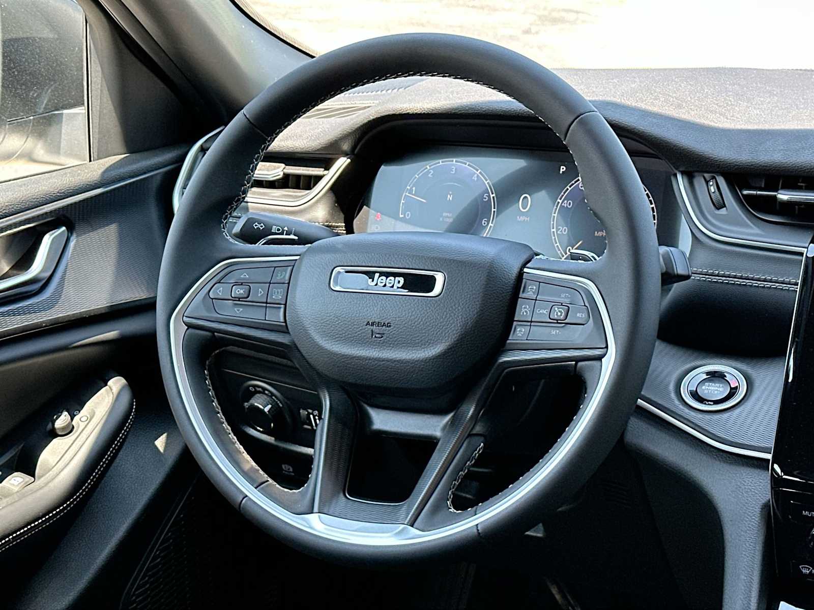 Thumbnail: 2025 Jeep Grand Cherokee - 27