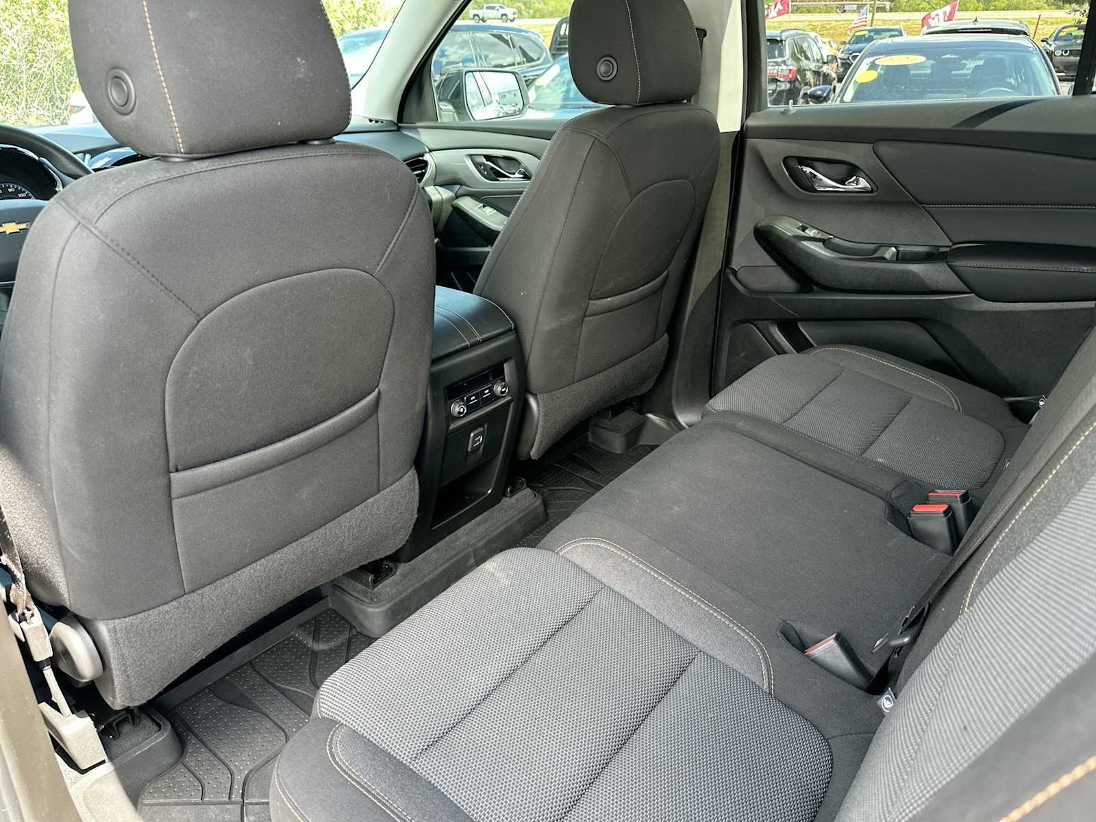 Thumbnail: 2021 Chevrolet Traverse - 24