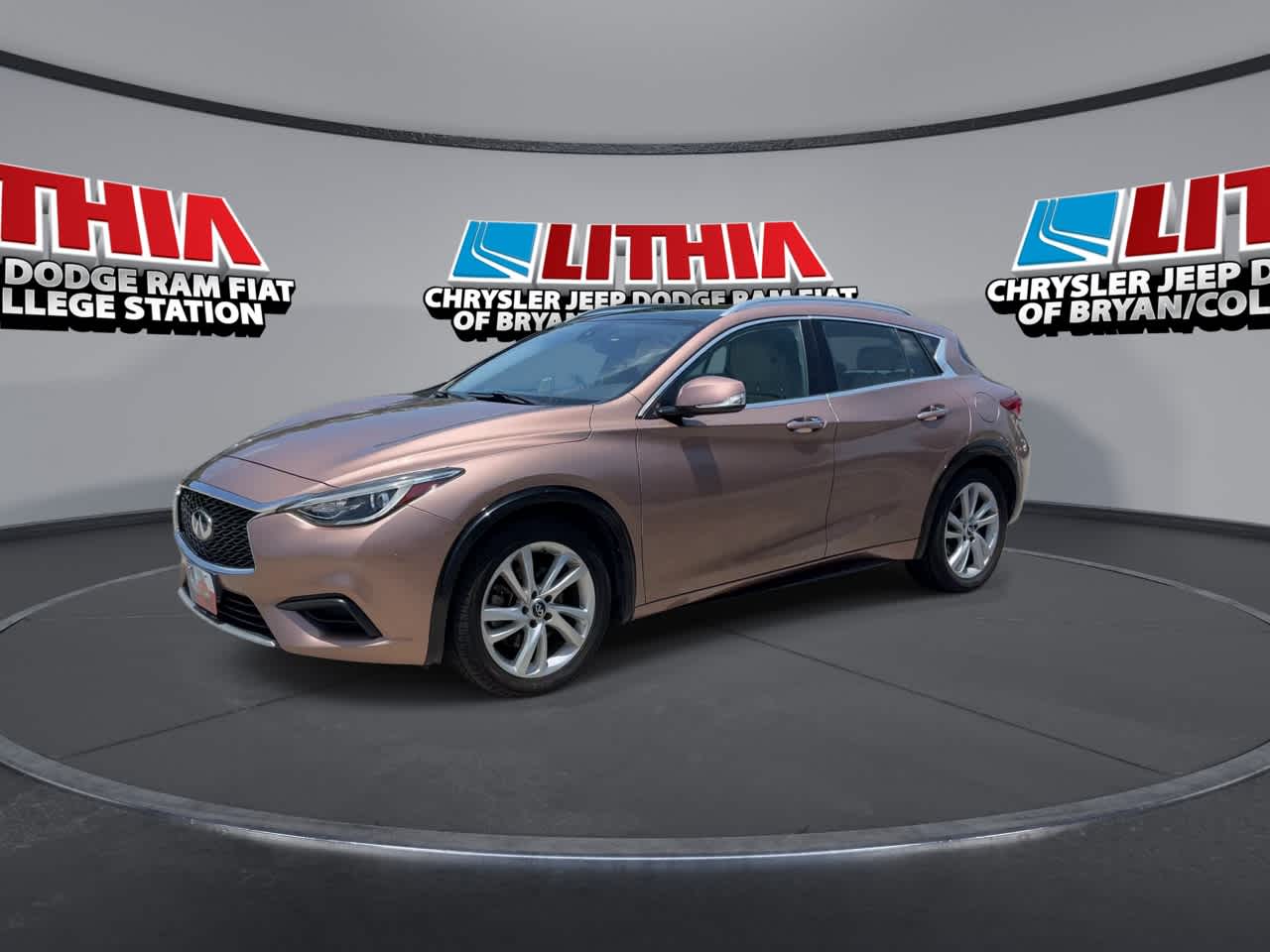 Thumbnail: 2019 INFINITI QX30 - 4