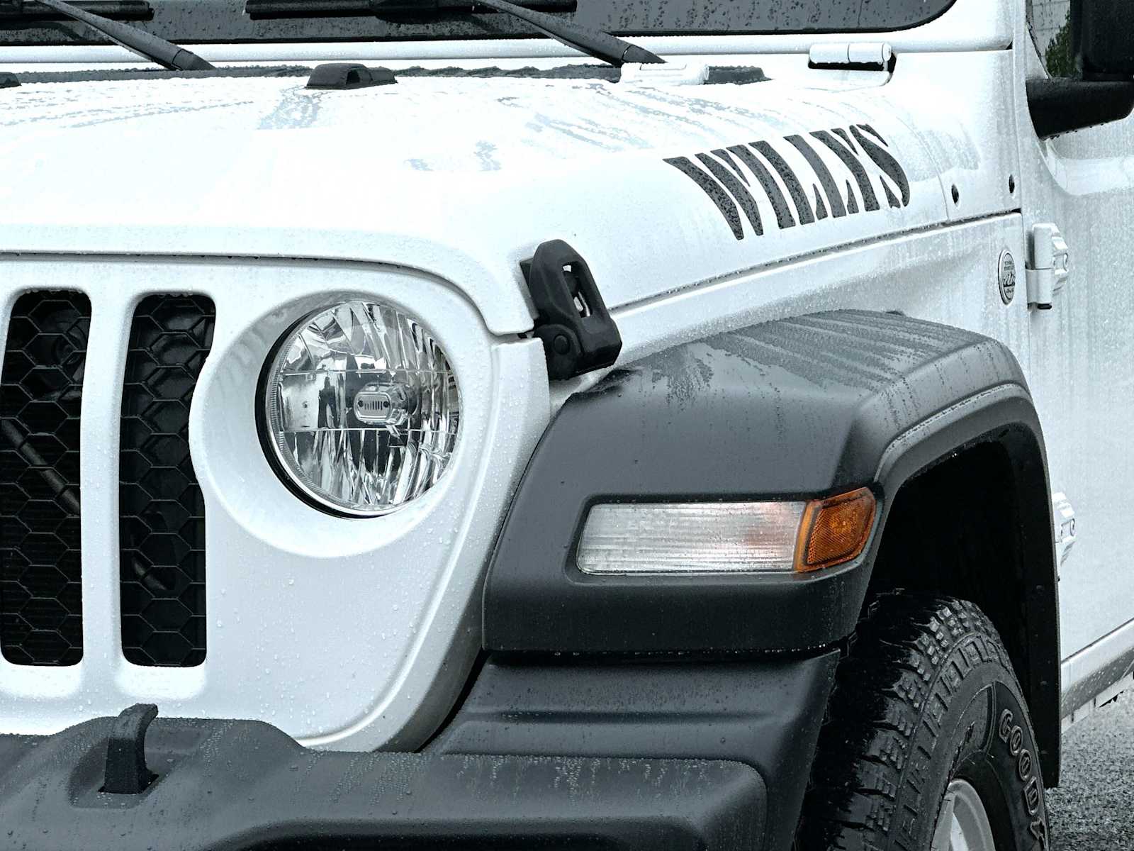Thumbnail: 2020 Jeep Gladiator - 16