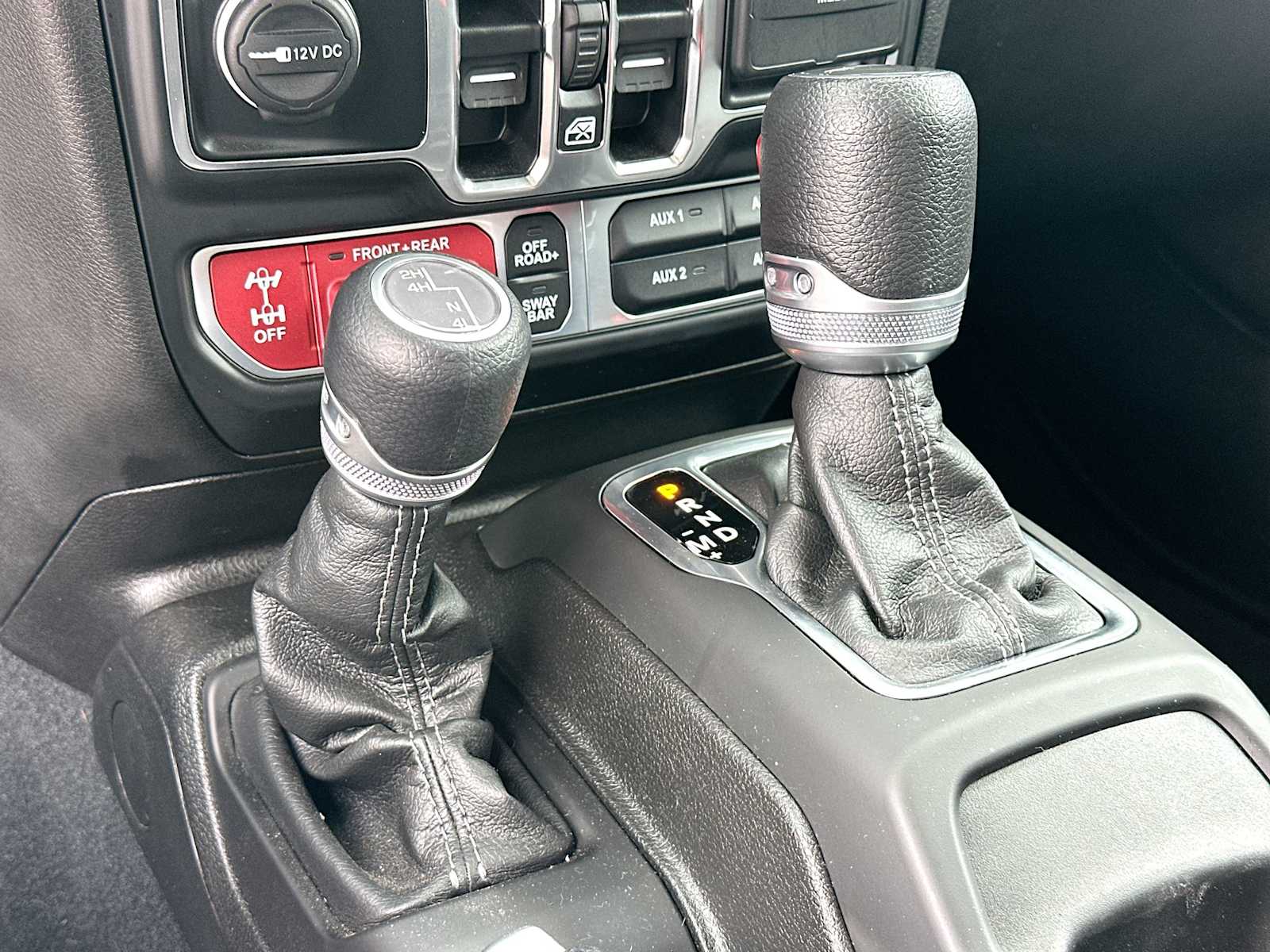 Thumbnail: 2024 Jeep Gladiator - 21