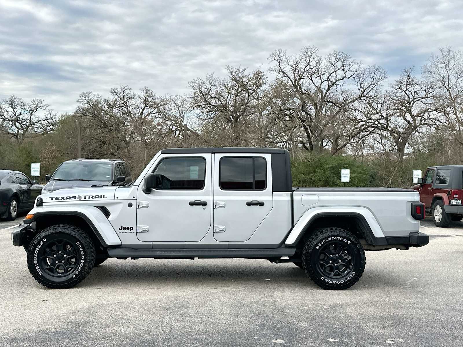 Thumbnail: 2023 Jeep Gladiator - 12