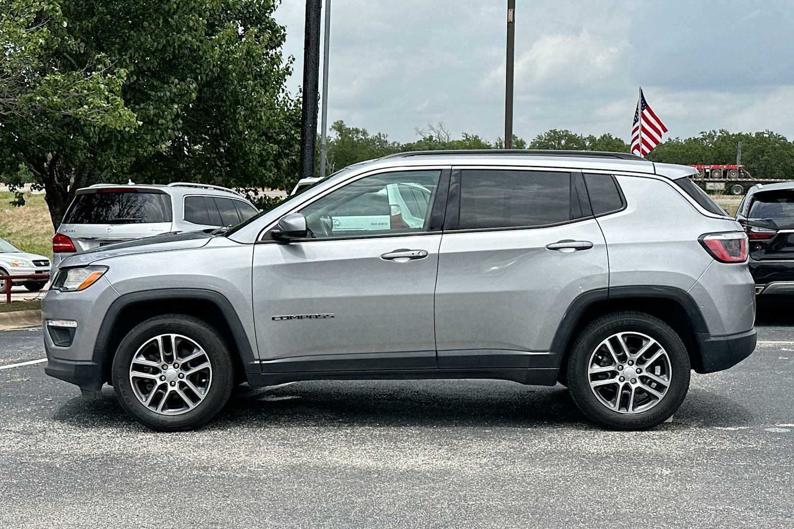 Thumbnail: 2018 Jeep Compass - 12