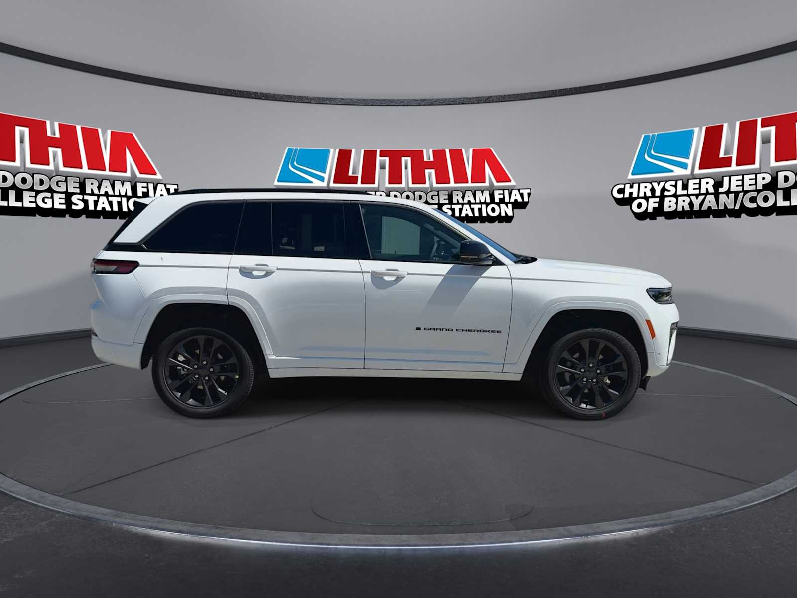 Thumbnail: 2026 Jeep Grand Cherokee - 9