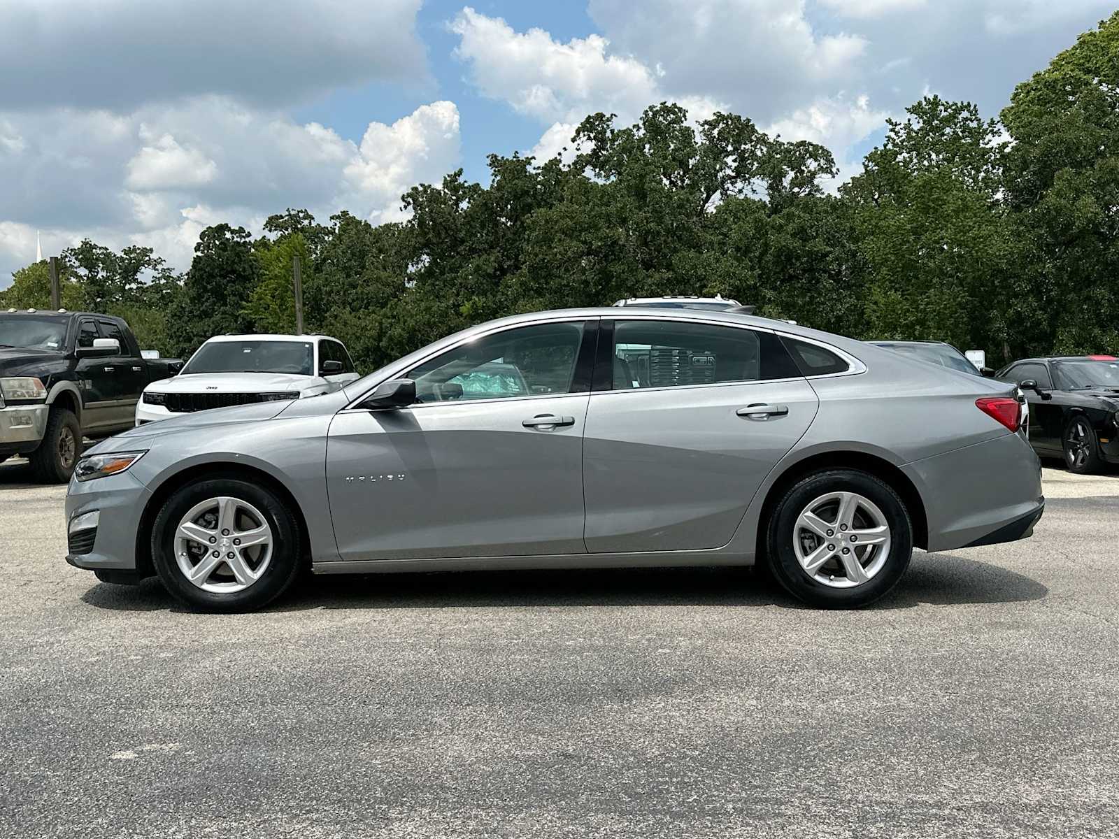 Thumbnail: 2024 Chevrolet Malibu - 12