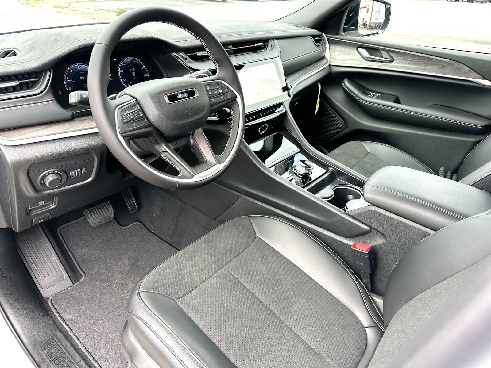 Thumbnail: 2026 Jeep Grand Cherokee - 18