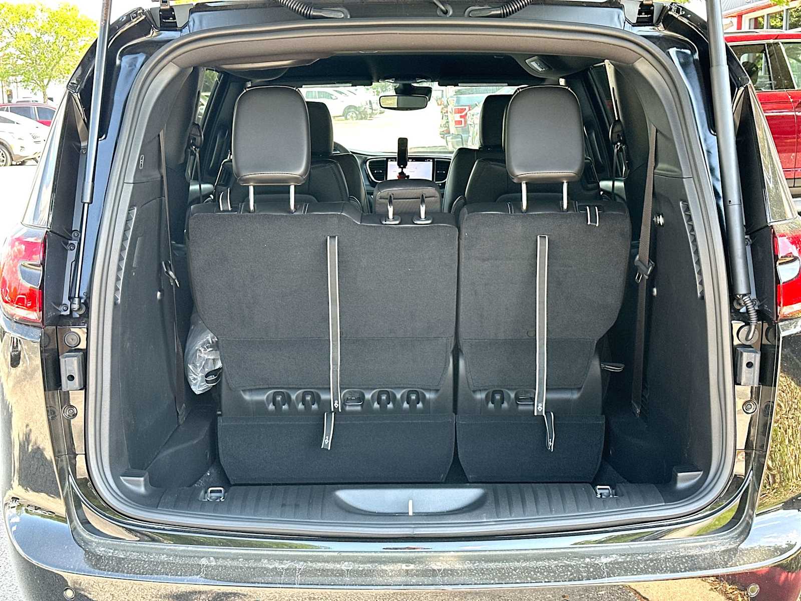 Thumbnail: 2026 Chrysler Pacifica - 28