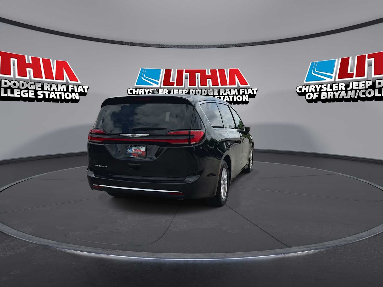 Thumbnail: 2023 Chrysler Pacifica - 7