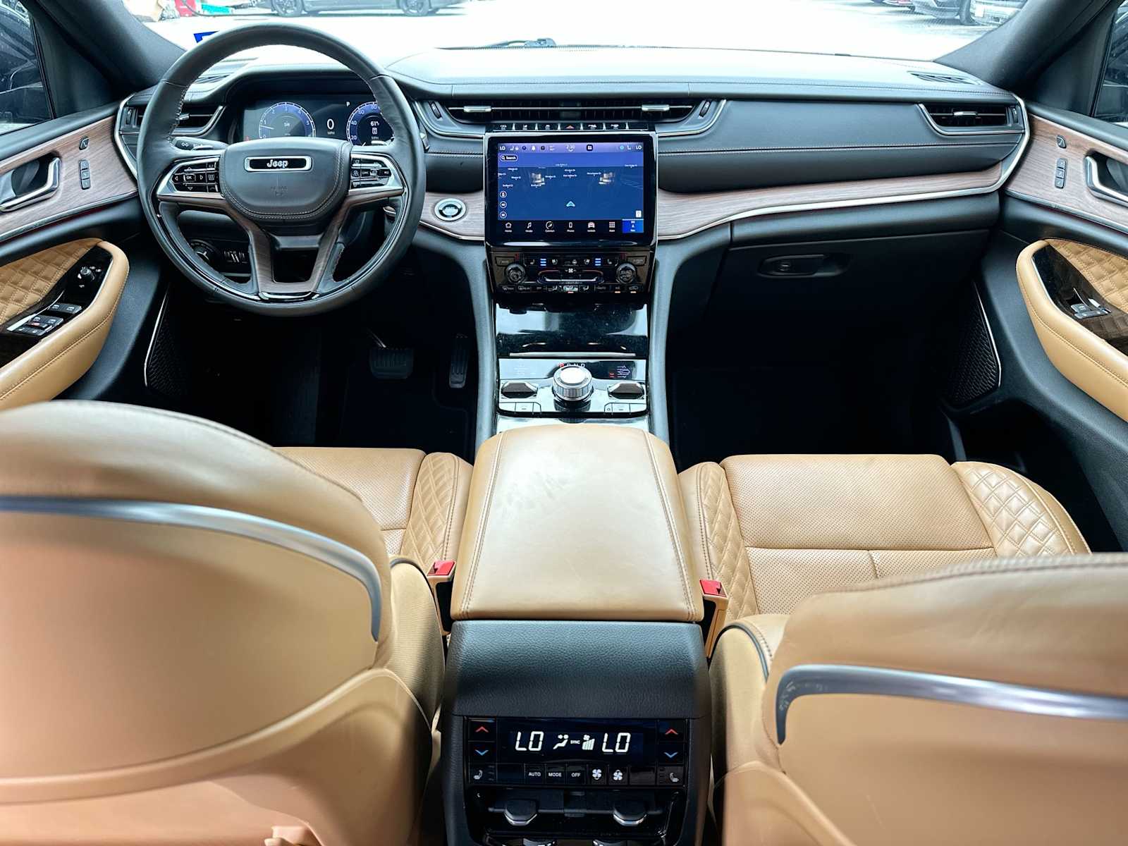 Thumbnail: 2024 Jeep Grand Cherokee - 25