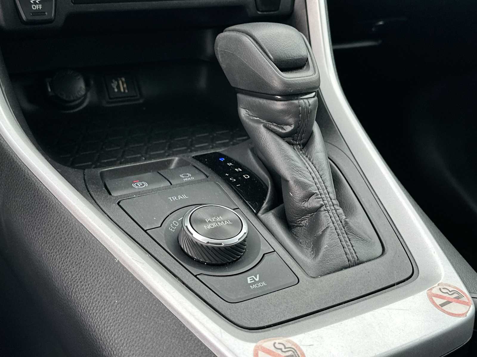 Thumbnail: 2024 Toyota RAV4 - 21