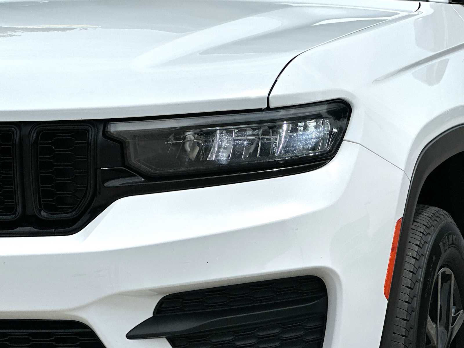 Thumbnail: 2024 Jeep Grand Cherokee - 16