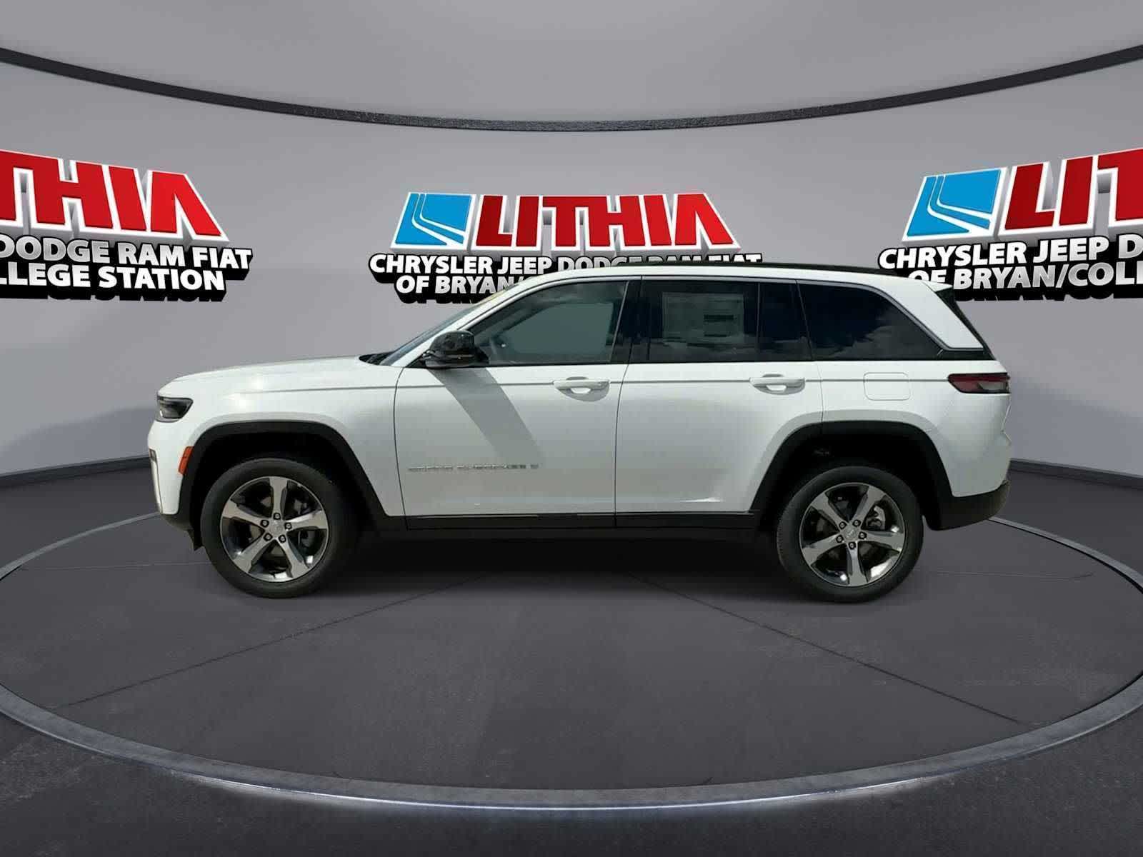 Thumbnail: 2026 Jeep Grand Cherokee - 5