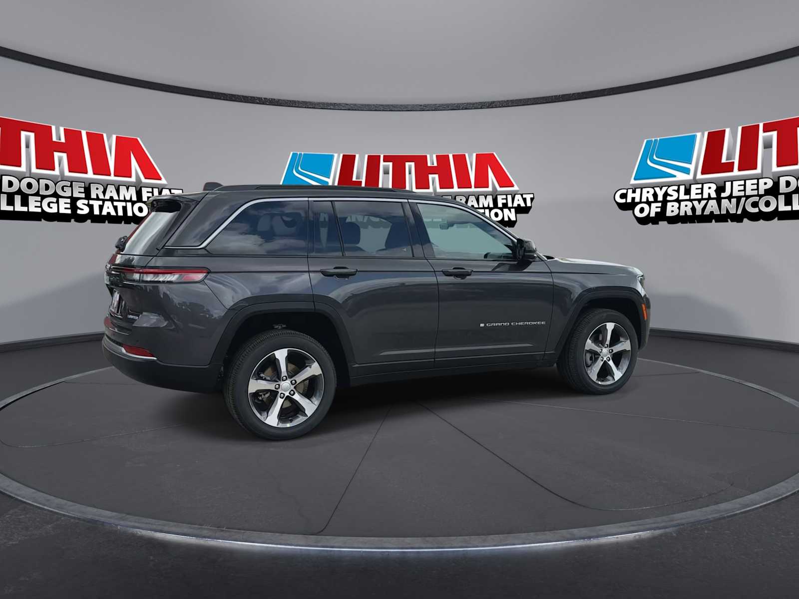 Thumbnail: 2026 Jeep Grand Cherokee - 8